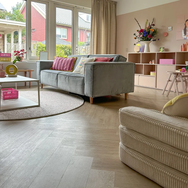OTIUM at Home - OTIUM Crystal Herringbone SPC Rigid 75x15 - PVC Klik - Afbeelding 4